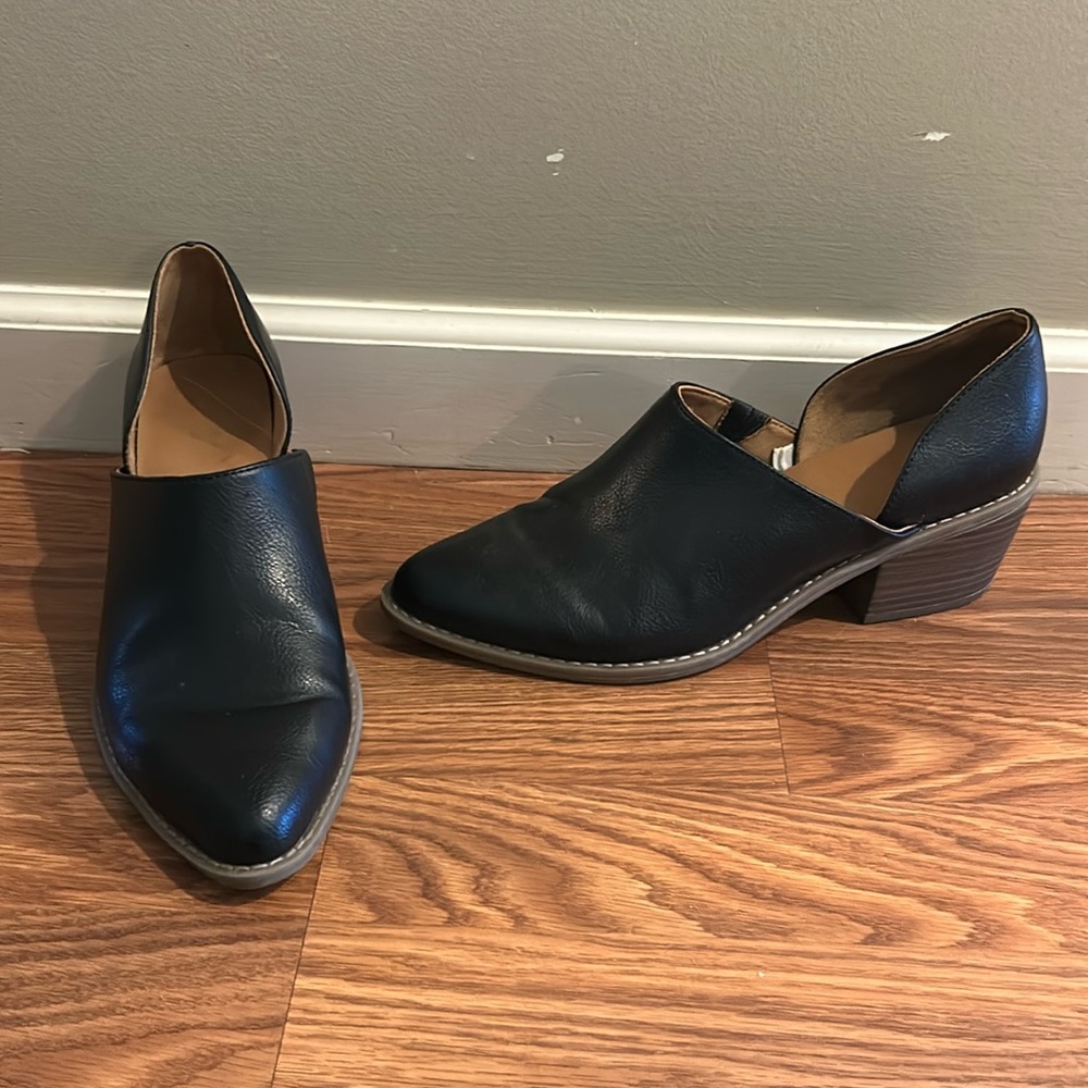 Universal Thread Shoes